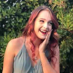 Meet your Posher, Phoebe